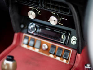 Bild 21/50 von Aston Martin DBS V8 (1971)