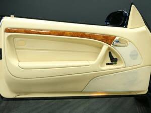 Image 10/30 of Mercedes-Benz SL 500 (2000)