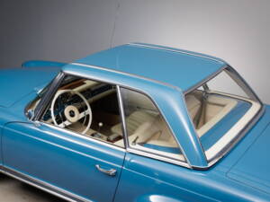 Image 18/38 of Mercedes-Benz 250 SL (1967)