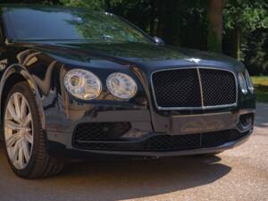 Imagen 57/68 de Bentley Flying Spur V8 S (2017)