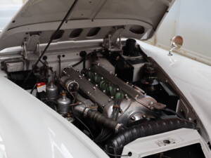 Image 33/91 of Jaguar XK 150 OTS (1958)
