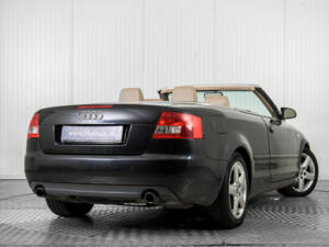 Image 39/50 de Audi A4 2.4 V6 (2004)