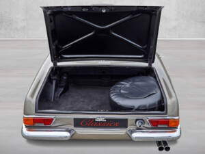 Image 7/25 of Mercedes-Benz 280 SL (1968)