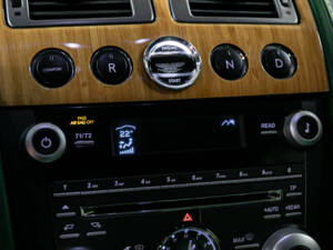 Immagine 15/43 di Aston Martin V8 Vantage (2010)