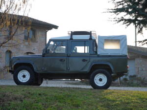 Bild 10/38 von Land Rover Defender 110 (2005)