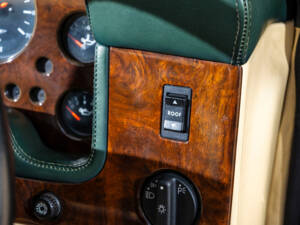 Bild 17/31 von Aston Martin Virage Volante (1995)