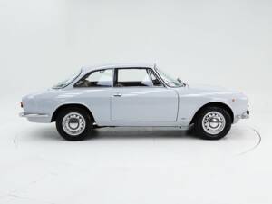 Bild 9/15 von Alfa Romeo Giulia 1300 GT Junior (1971)