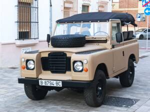 Bild 22/27 von Land Rover 88 (1978)