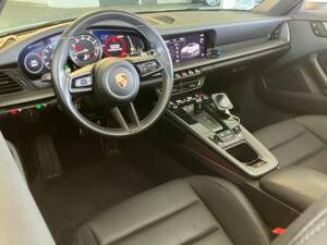 Image 14/22 de Porsche 911 Carrera (2023)