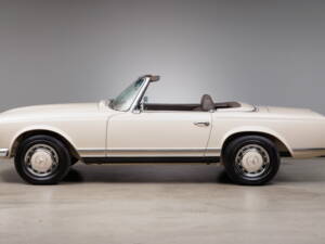 Image 3/37 de Mercedes-Benz 280 SL (1969)