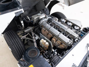 Image 39/42 of Jaguar E-Type 3.8 (1963)