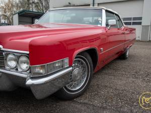Image 8/20 of Cadillac DeVille Convertible (1969)