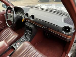 Image 27/51 of Mercedes-Benz 300 D lang (1985)