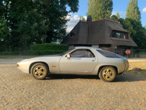 Image 4/5 de Porsche 928 (1977)