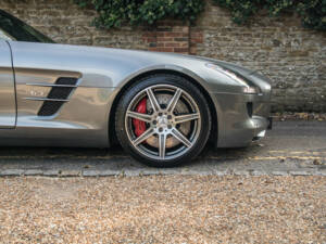 Image 17/26 of Mercedes-Benz SLS AMG Roadster (2013)