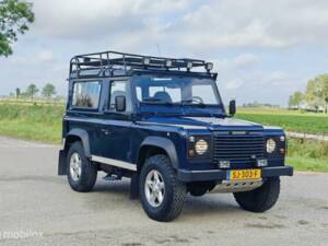 Image 2/39 de Land Rover Defender 90 (1997)