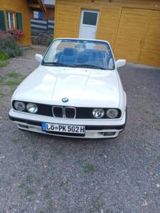 Image 47/55 of BMW 320i (1991)