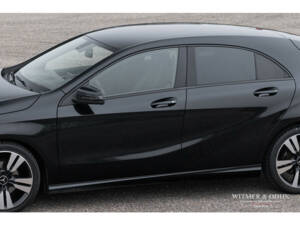 Image 13/32 of Mercedes-Benz A 180 (2014)