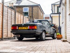 Bild 8/47 von BMW 320i (1990)
