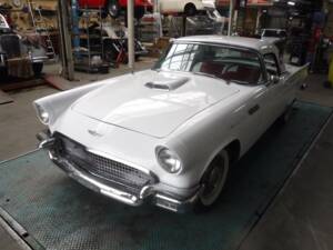 Afbeelding 1/48 van Ford Thunderbird (1957)