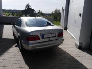 Imagen 7/47 de Mercedes-Benz CLK 55 AMG (2000)