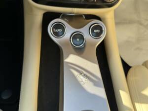 Image 22/51 of Ferrari California (2009)