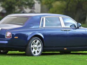 Image 14/49 of Rolls-Royce Phantom VII (2009)