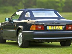 Image 32/50 of Mercedes-Benz SL 500 (1995)