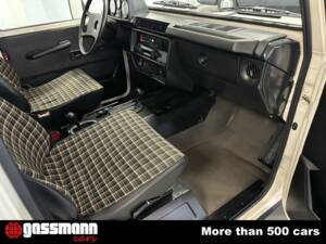 Image 11/15 of Mercedes-Benz 230 GE (SWB) (1985)