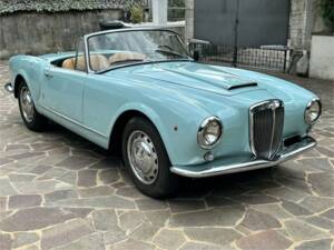 Imagen 6/7 de Lancia Aurelia B24 Convertible (1957)