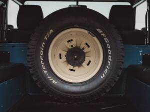 Image 7/8 de Land Rover 90 (1991)