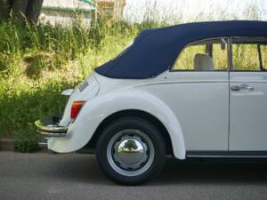 Image 13/45 de Volkswagen Coccinelle 1303 LS (1978)