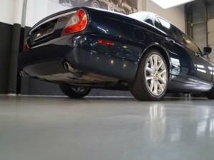 Bild 32/50 von Jaguar XJ 8 4.2 (2008)