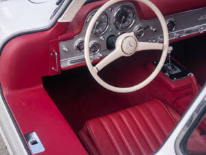 Image 27/45 of Mercedes-Benz 300 SL &quot;Gullwing&quot; (1963)