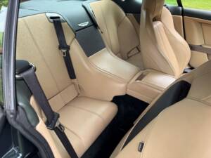 Image 34/43 of Aston Martin DB 9 (2008)