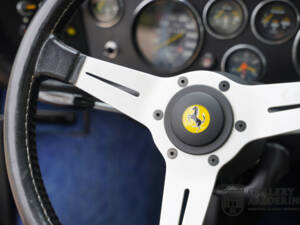 Image 38/50 of Ferrari Dino 208 GT4 (1976)