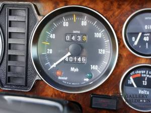 Immagine 46/50 di Jaguar XJ 6 L 4.2 (1975)