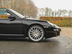 Imagen 62/96 de Porsche 911 Carrera 4 (2006)