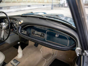 Image 53/58 of Maserati 3500 GTI Touring (1963)