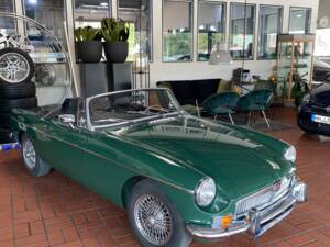Image 1/17 of MG MGB (1979)