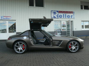 Image 8/15 of Mercedes-Benz SLS AMG (2012)