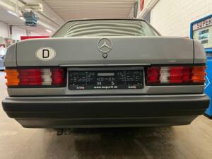 Image 19/22 of Mercedes-Benz 190 E 2.3 (1992)