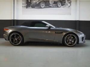 Image 3/50 of Jaguar F-Type (2019)