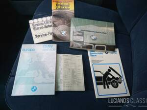 Image 44/59 of BMW 528i (1982)