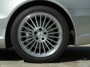 Image 36/50 of Mercedes-Benz SL 55 AMG (2002)