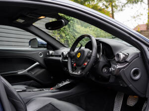 Immagine 55/65 di Ferrari F12berlinetta (2015)