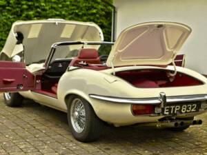 Immagine 25/50 di Jaguar E-Type V12 (1974)