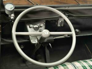 Image 13/19 of Citroën 2 CV France 3 (1953)