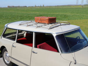 Image 13/50 de Citroën ID 21 Break (1967)