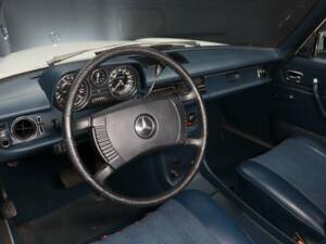 Bild 11/30 von Mercedes-Benz 230 lang (1973)